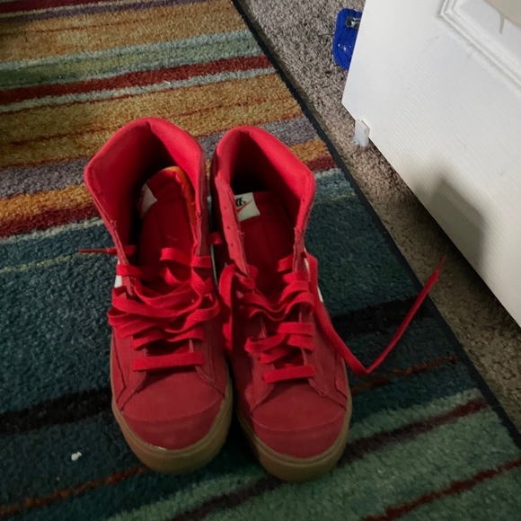 Nike - Picture 3 of 3